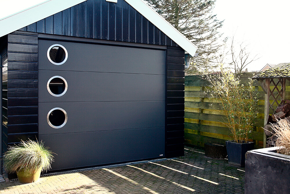 Garagedeur met vensters