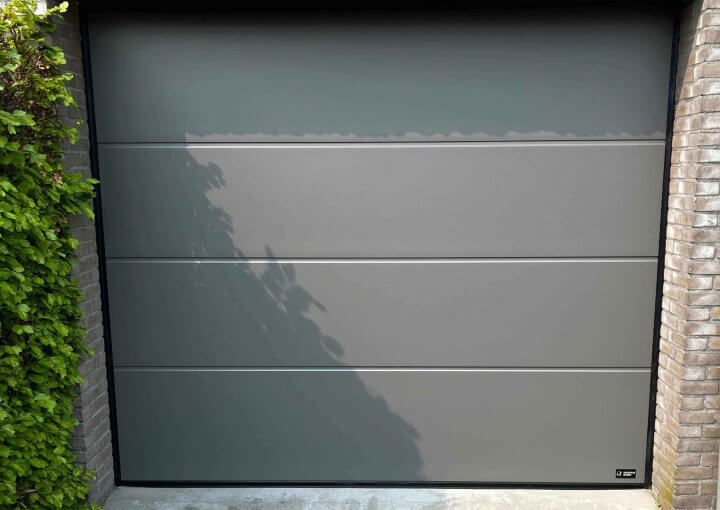 Special made Sectionale garagedeur Flat structure